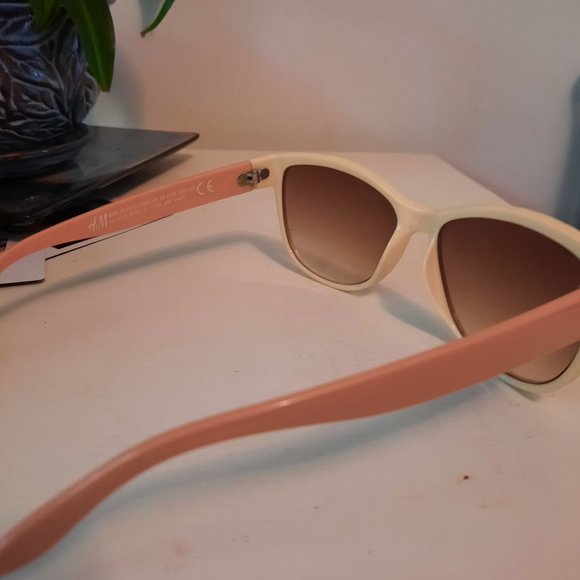 H&M Pink Sunglasses - Picture 3 of 3